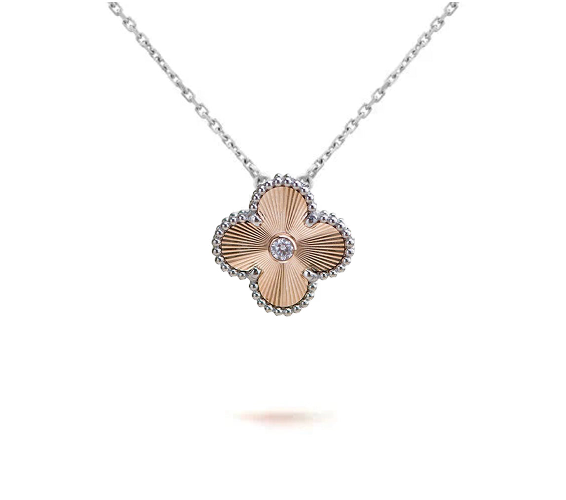 [Legend]15MM CLOVER FLOWER PENDANT NECKLACE WHITE GOLD COLLECTION
