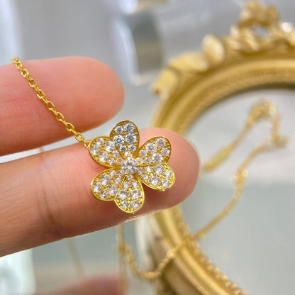 [Legend]PAVÉ DIAMOND FLOWER CHARM NECKLACE