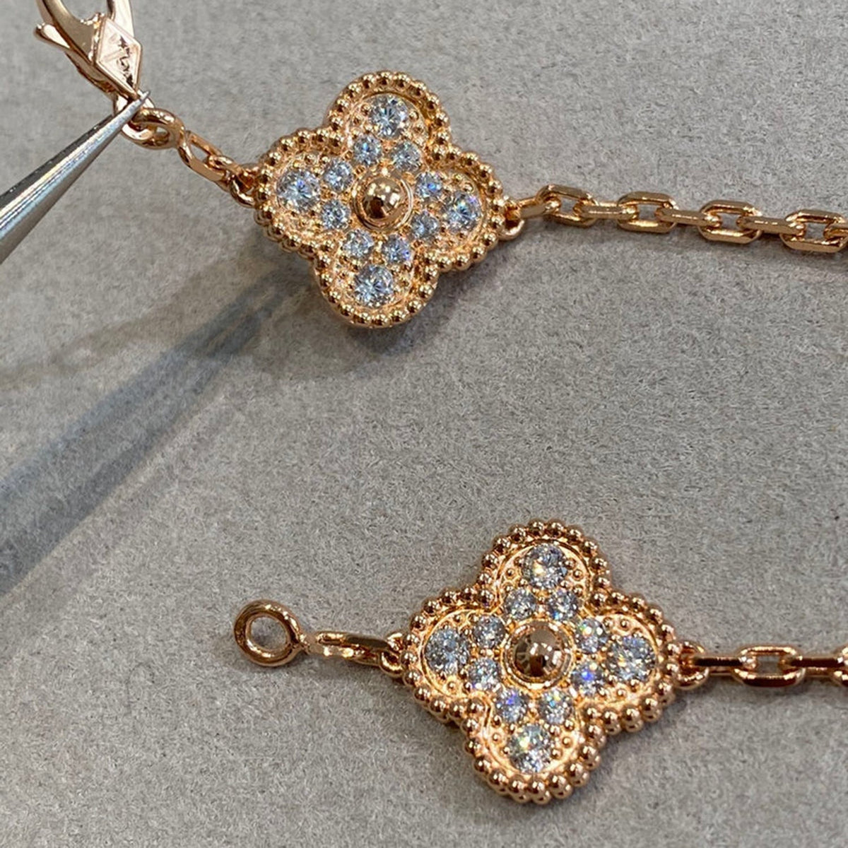 [Legend]LUCKY CLOVER 5-MOTIF BRACELET - FULL-DIAMOND