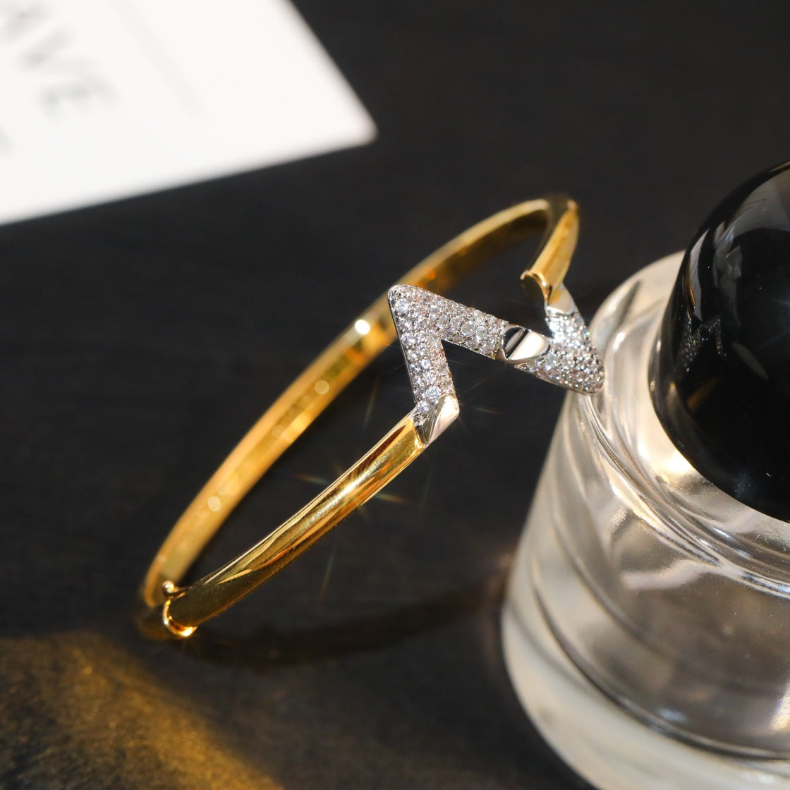 [Legend]VOLTE UPSITE DOWN GOLD DIAMOND BRACELET