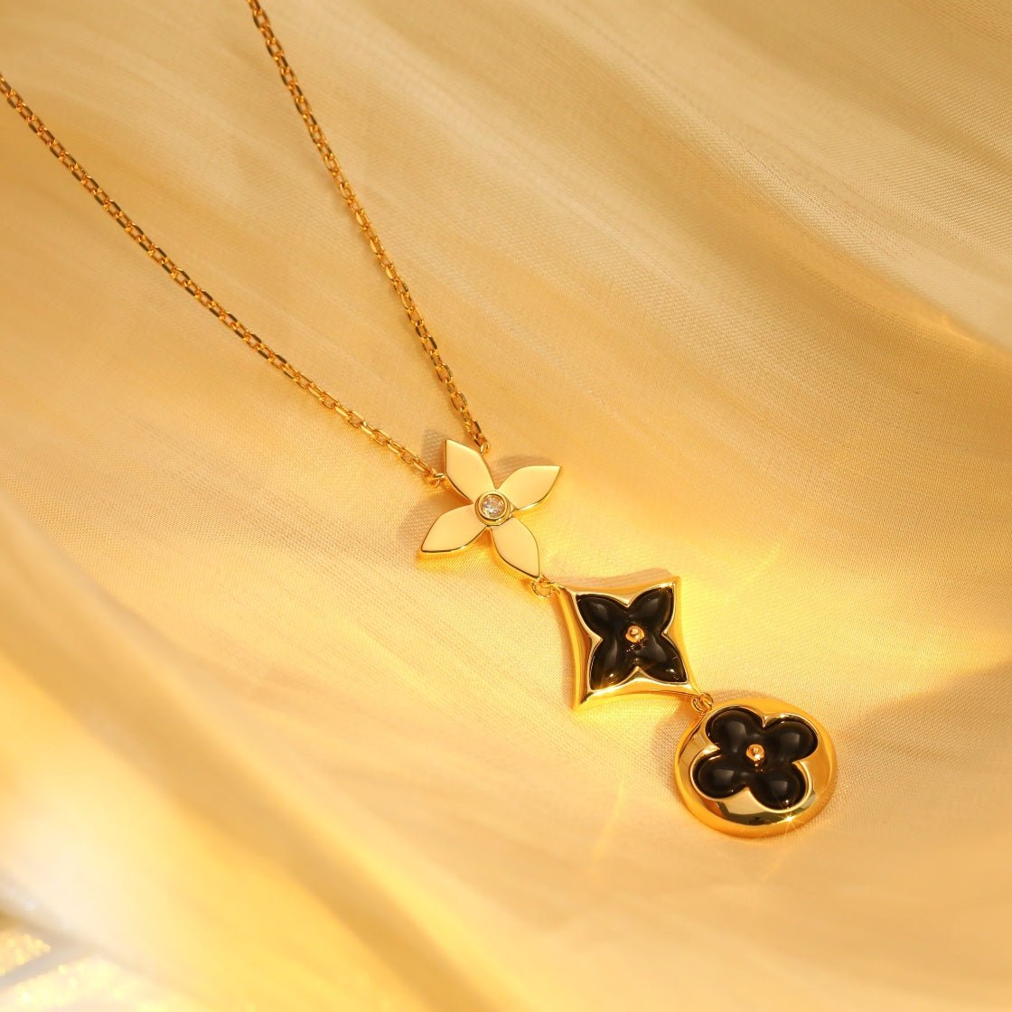 [Legend]STAR AND SUN ONYX ROSE GOLD NECKLACE