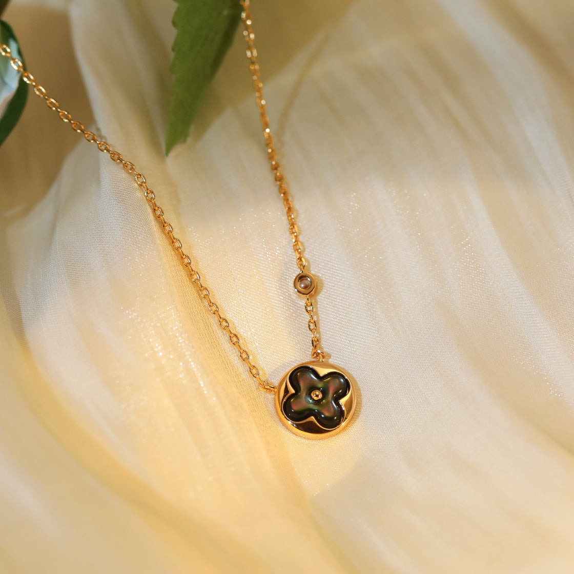 [Legend]SUN PEDANT ROSE GOLD 1 DIAMOND NECKLACE