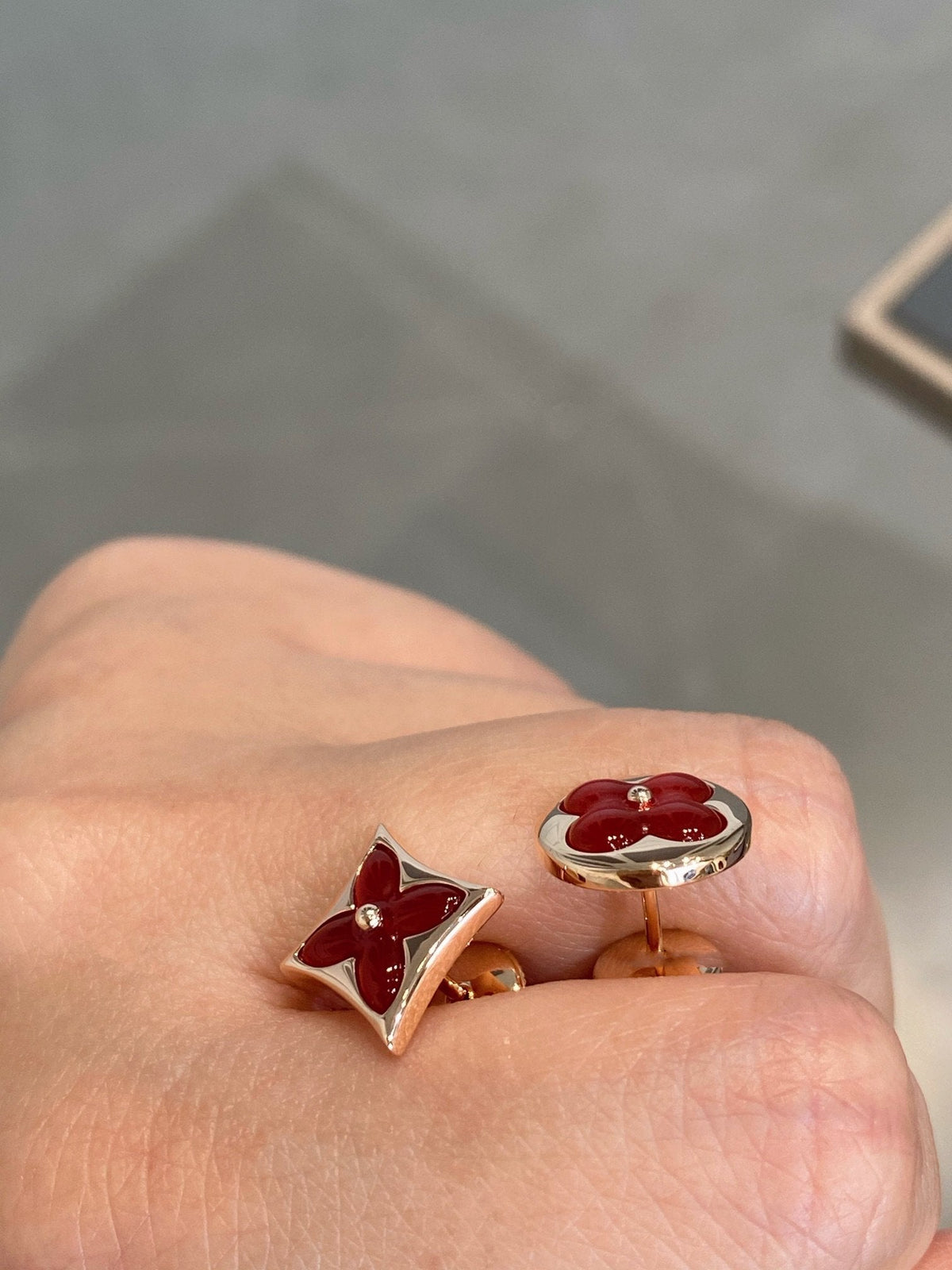 [Legend]STAR AND SUN ROSE GOLD CARNELIAN STUD EARRINGS