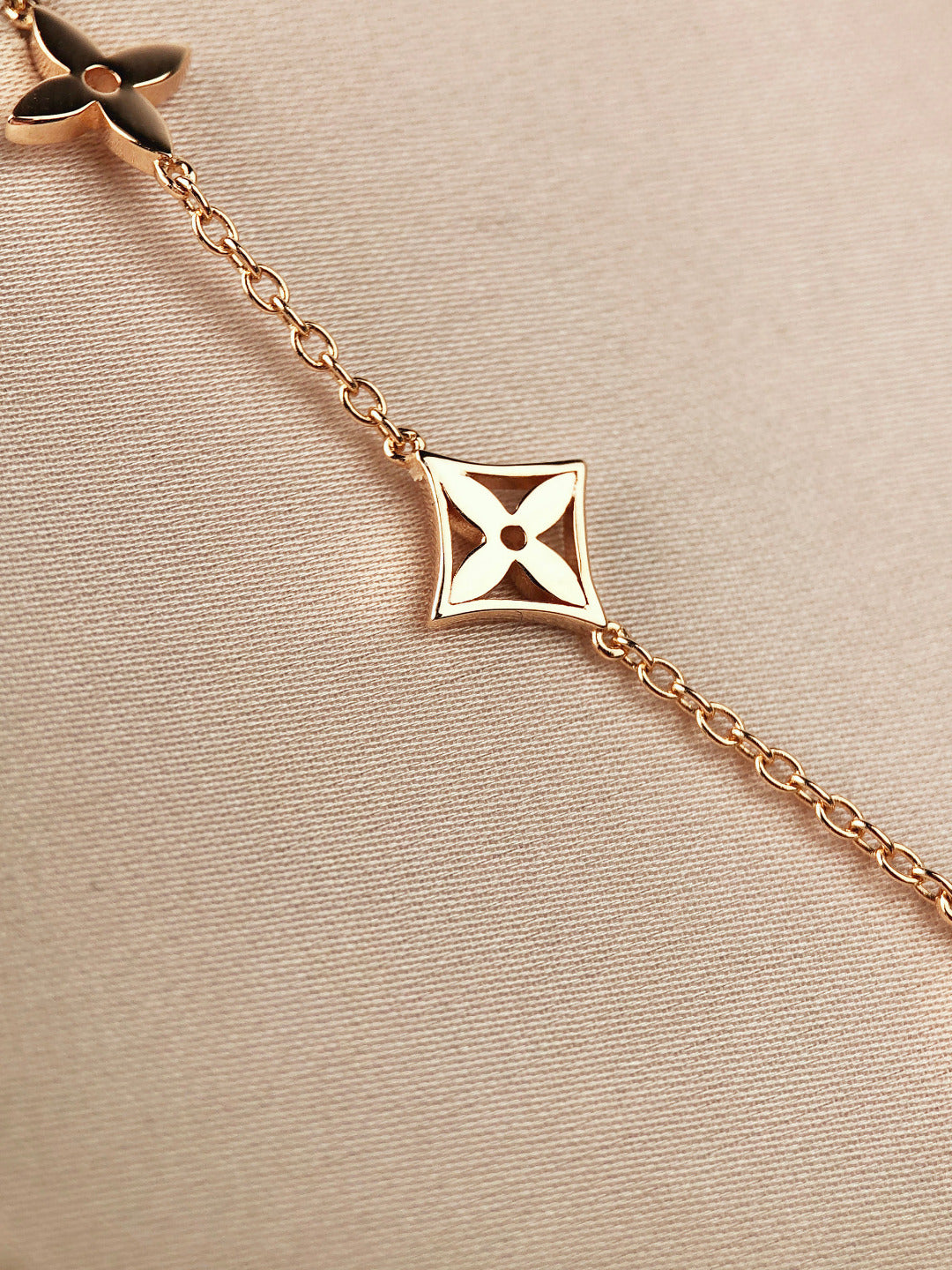 [Legend]STAR AND SUN 7 MOTIFS GOLD BRACELET