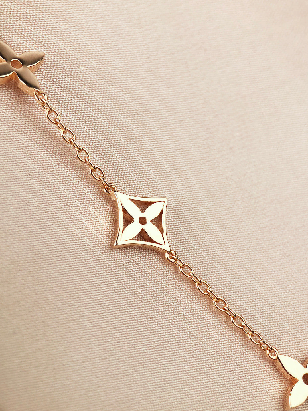 [Legend]STAR AND SUN 7 MOTIFS GOLD BRACELET