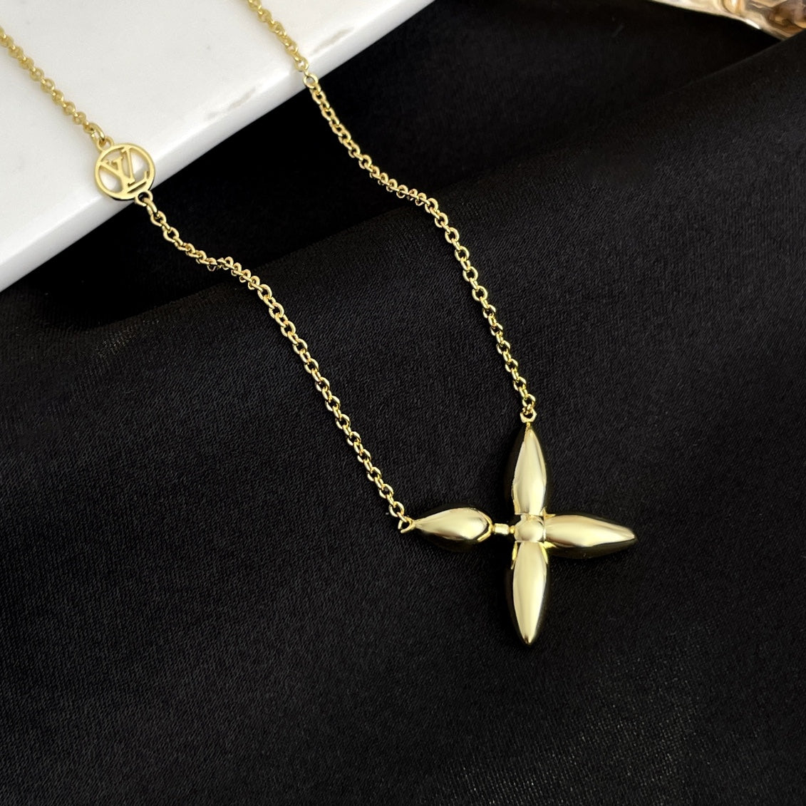 [Legend]LOUISETTE GOLD NECKLACE