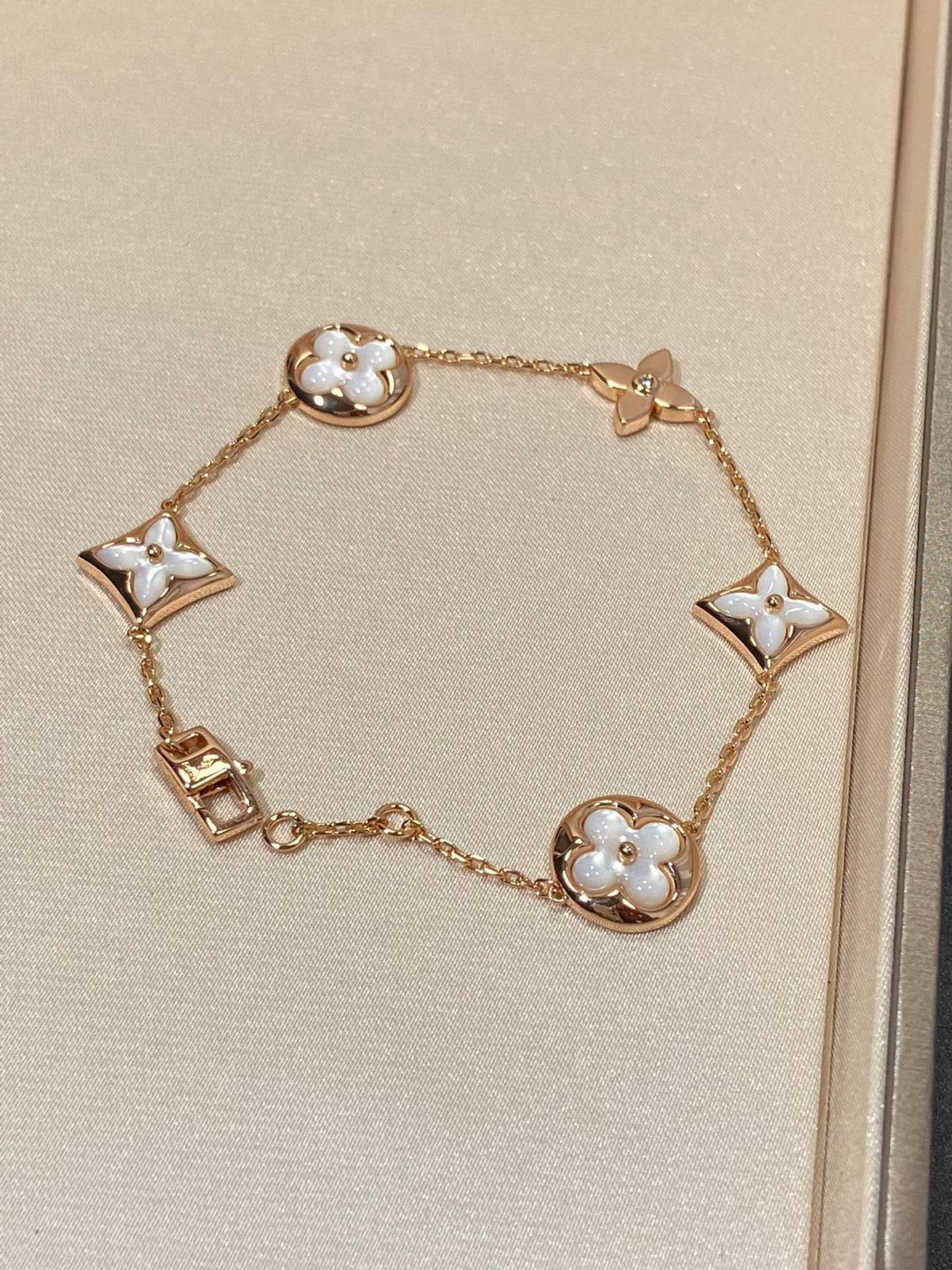 [Legend]STAR AND SUN 5 MOTIF MOP ROSE GOLD BRACELET