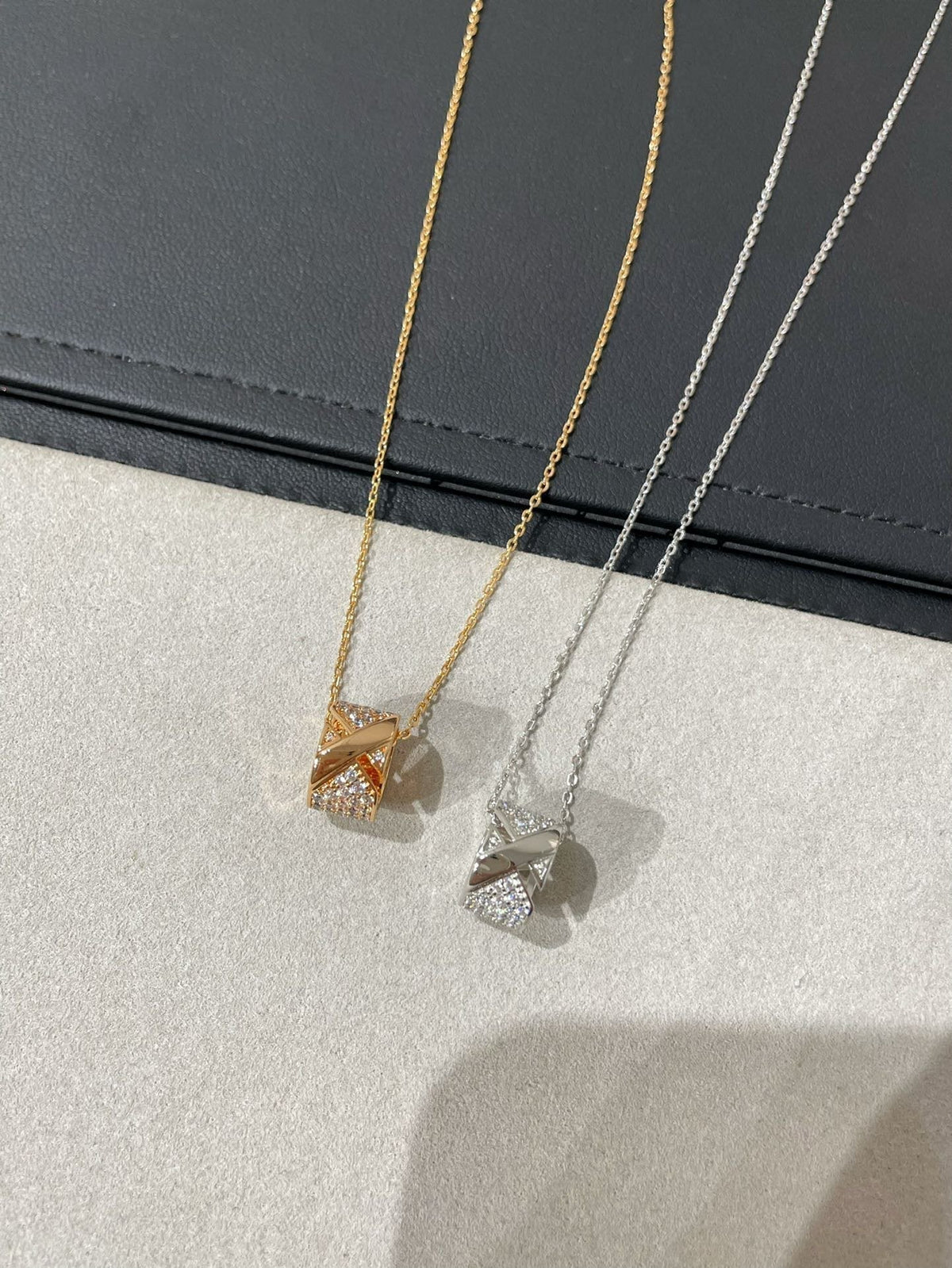 [Legend]LIENS EVIDENCE DIAMOND PAVED NECKLACE