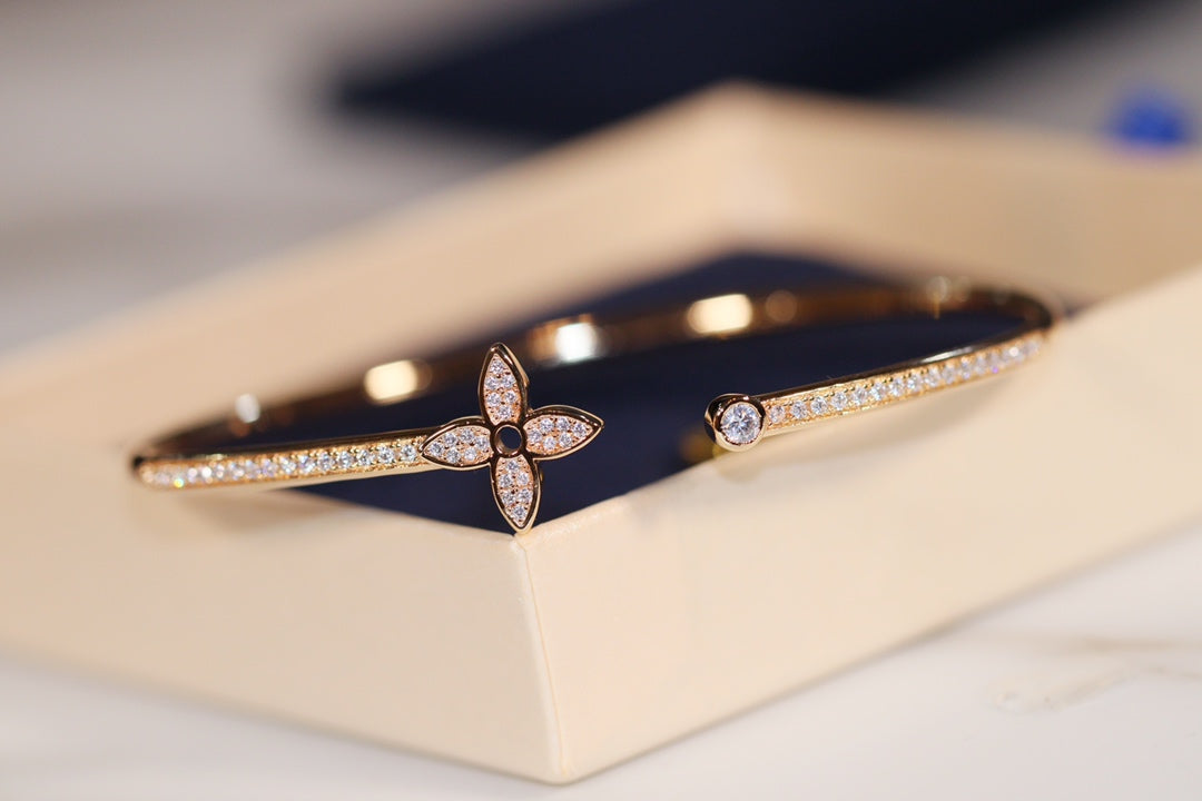 [Legend]IDYLLE GOLD OPEN BRACELET DIAMOND PAVED