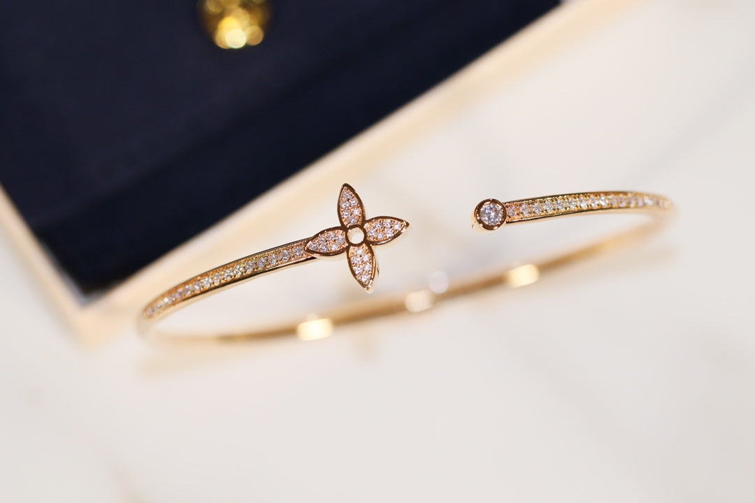 [Legend]IDYLLE GOLD OPEN BRACELET DIAMOND PAVED