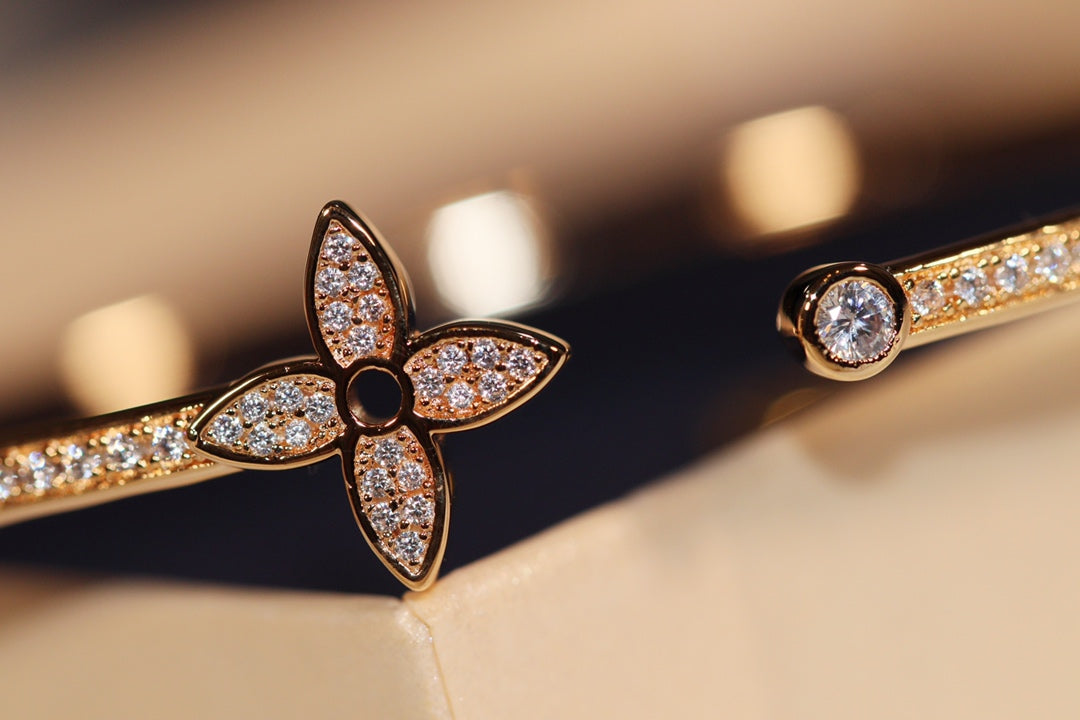 [Legend]IDYLLE GOLD OPEN BRACELET DIAMOND PAVED