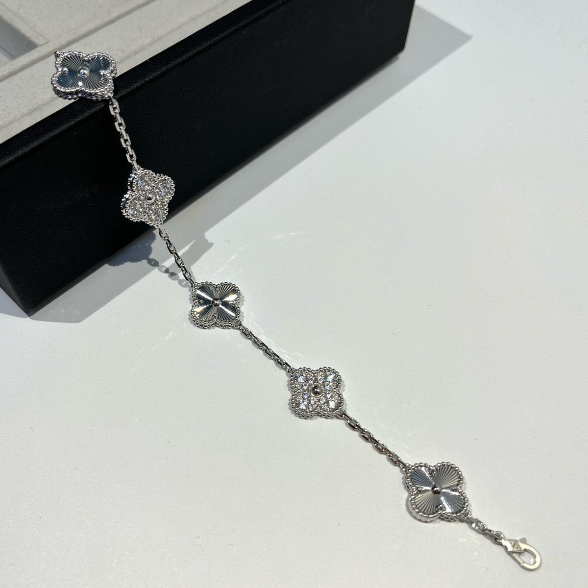 [Legend]LUCKY CLOVER 5-MOTIF BRACELET - LASER COLLECTION