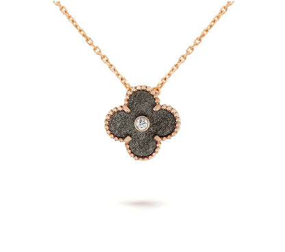 [Legend]LIMITED EDITION CHRISTMAS CLOVER FLOWER NECKLACE - 15MM ANNUAL COLLECTIBLE PENDANT