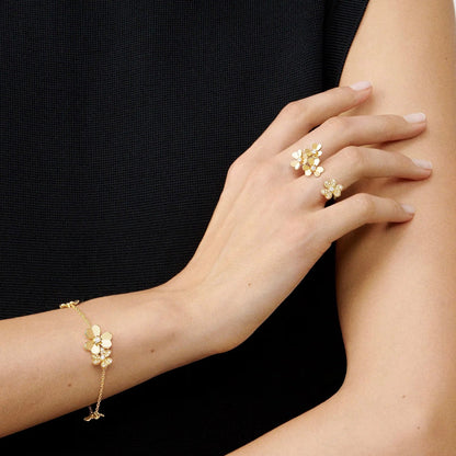[Legend]LUMINOUS BLOSSOM 5-MOTIF CHARM BRACELET