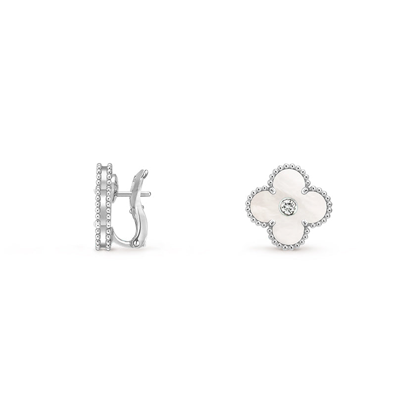 [Legend]15MM CLOVER FLOWER STUD EARRINGS DIAMOND-WHITE GOLD COLLECTION