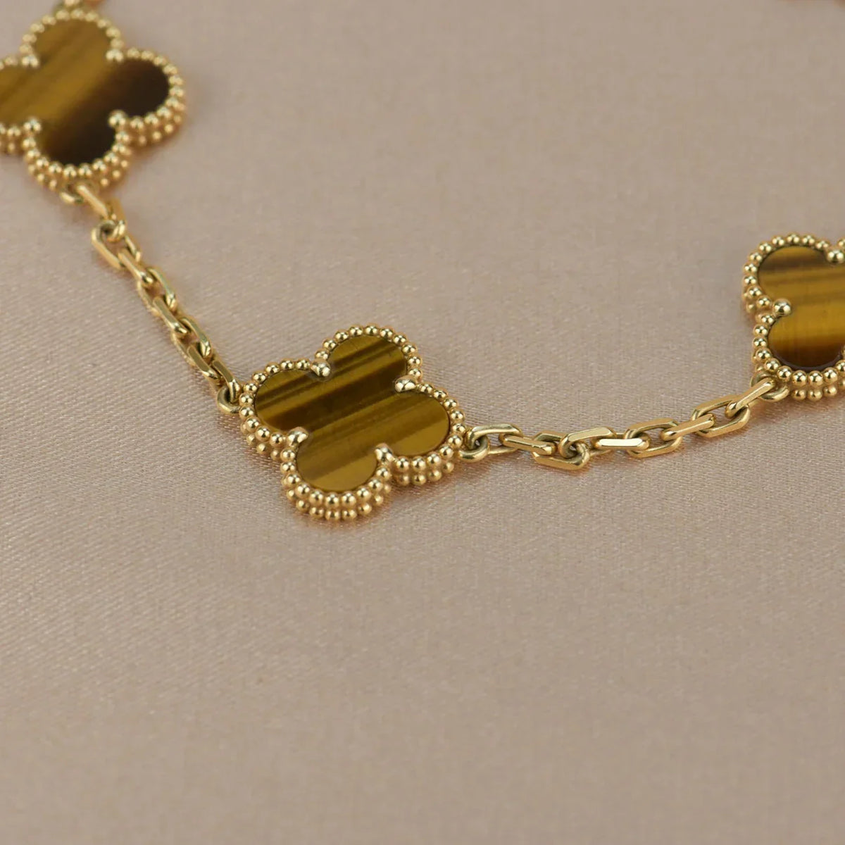 [Legend]LUCKY CLOVER 5-MOTIF BRACELET -  TIGER’S EYE COLLECTION