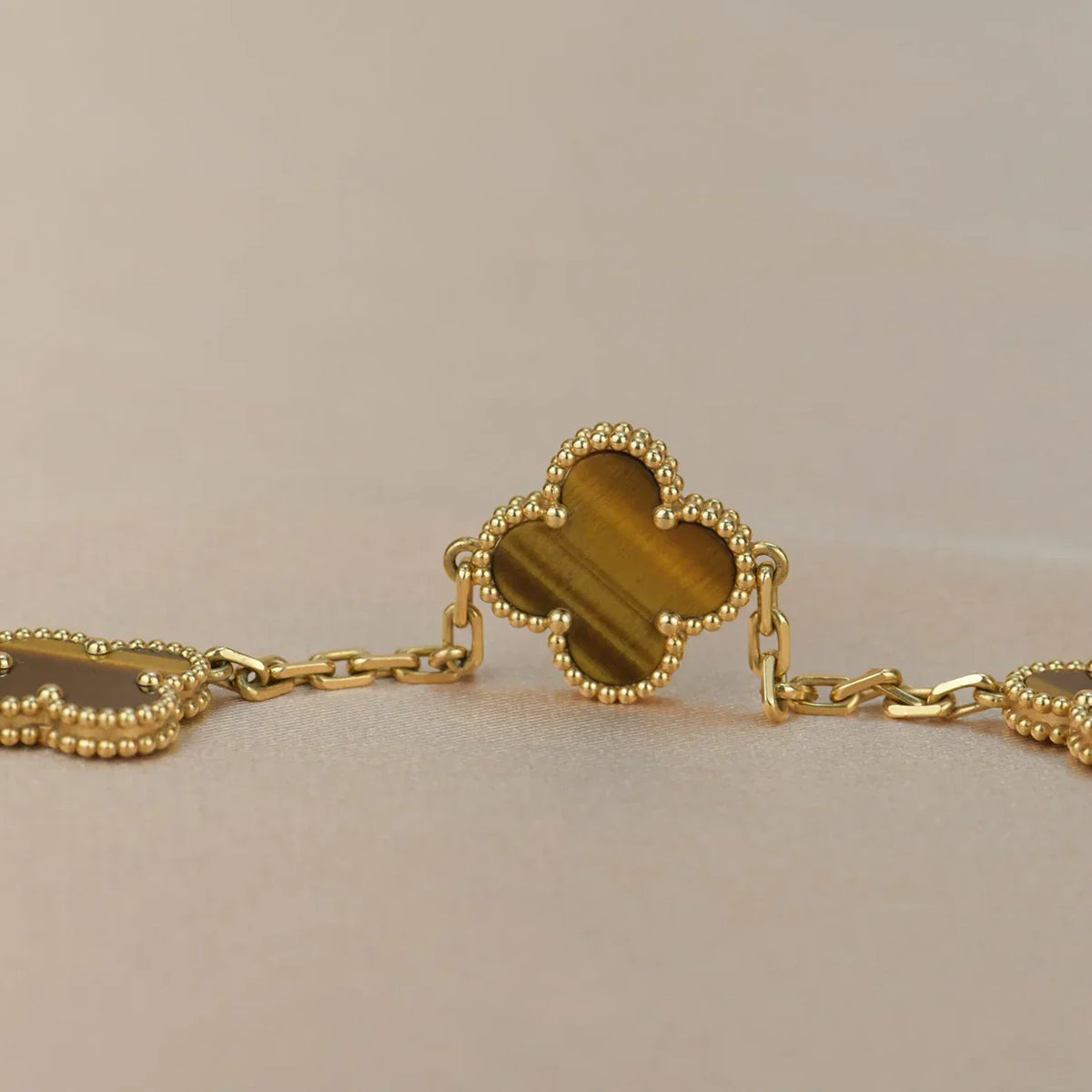 [Legend]LUCKY CLOVER 5-MOTIF BRACELET -  TIGER’S EYE COLLECTION