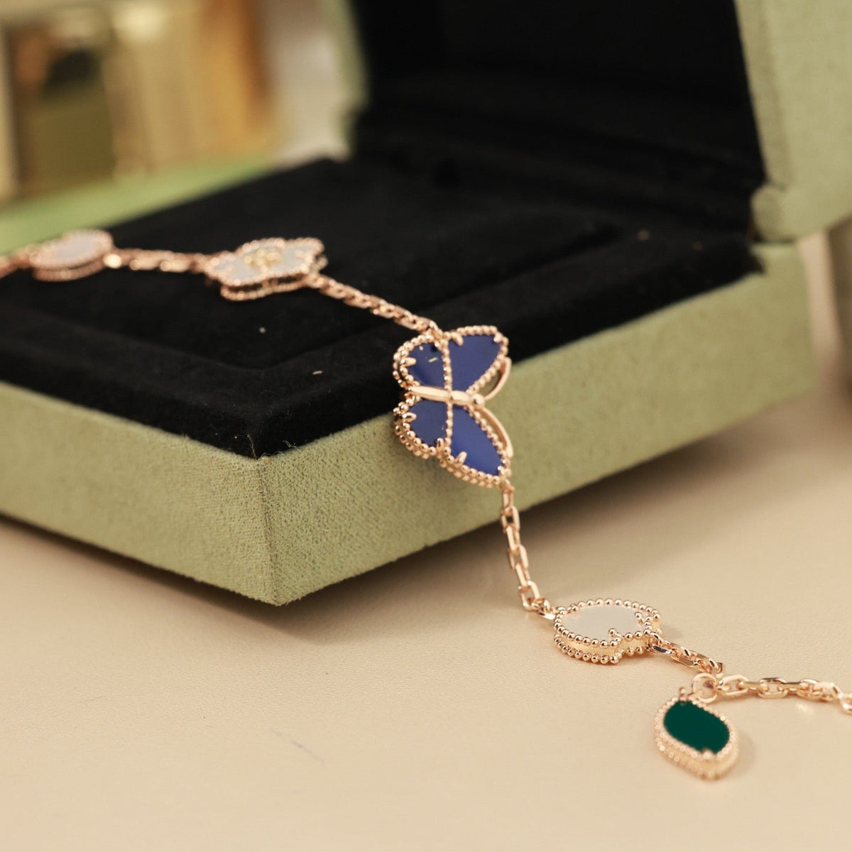 [Legend]SPRING ENCHANTMENT BUTTERFLY & FLORAL CHARM BRACELET