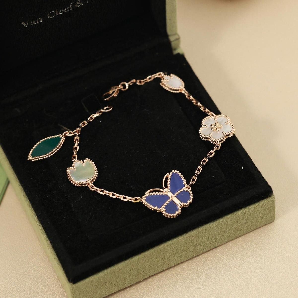 [Legend]SPRING ENCHANTMENT BUTTERFLY & FLORAL CHARM BRACELET
