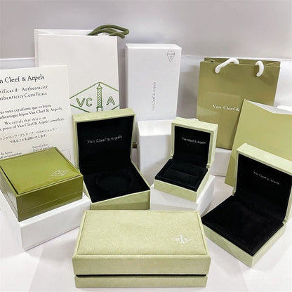 [Legend]CLOVER BRAND JEWELRY BOX