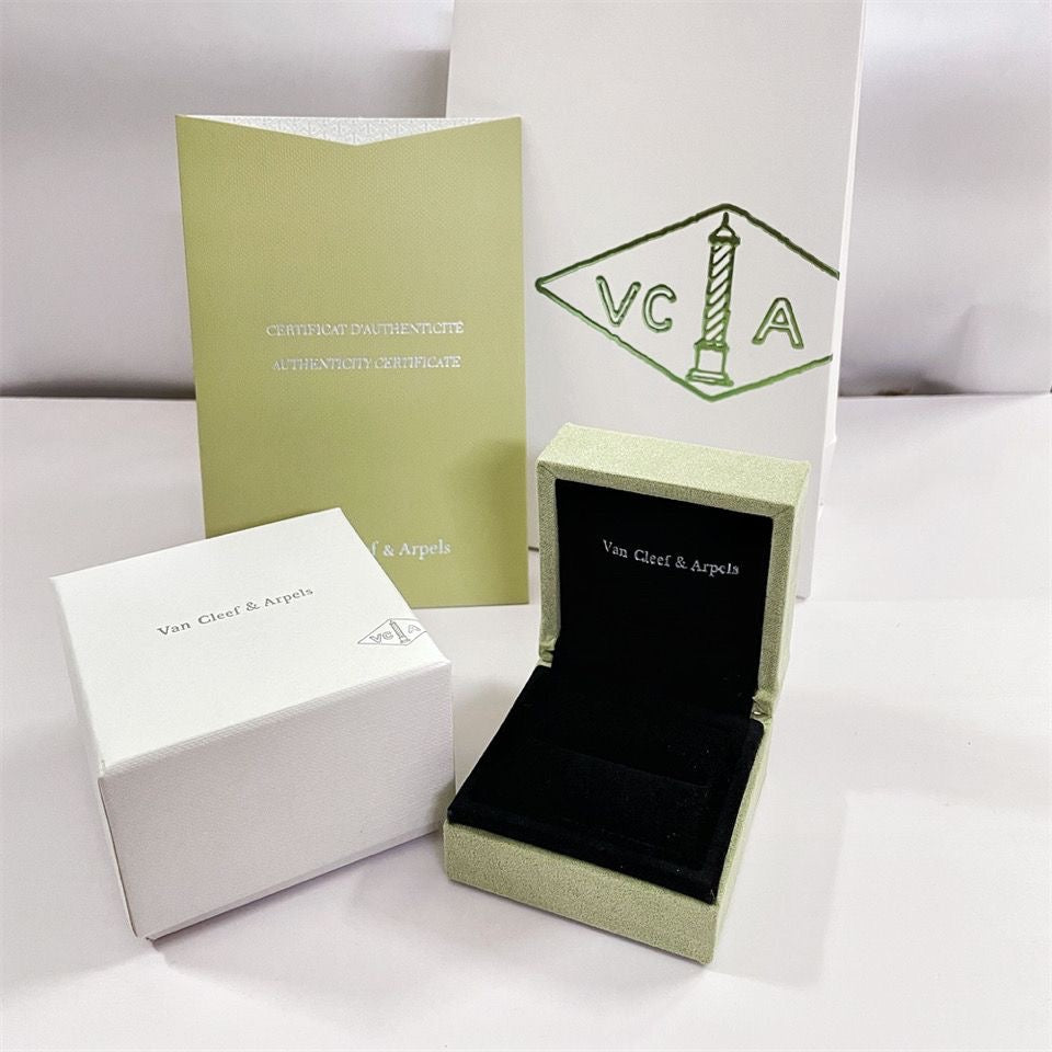 [Legend]CLOVER BRAND JEWELRY BOX