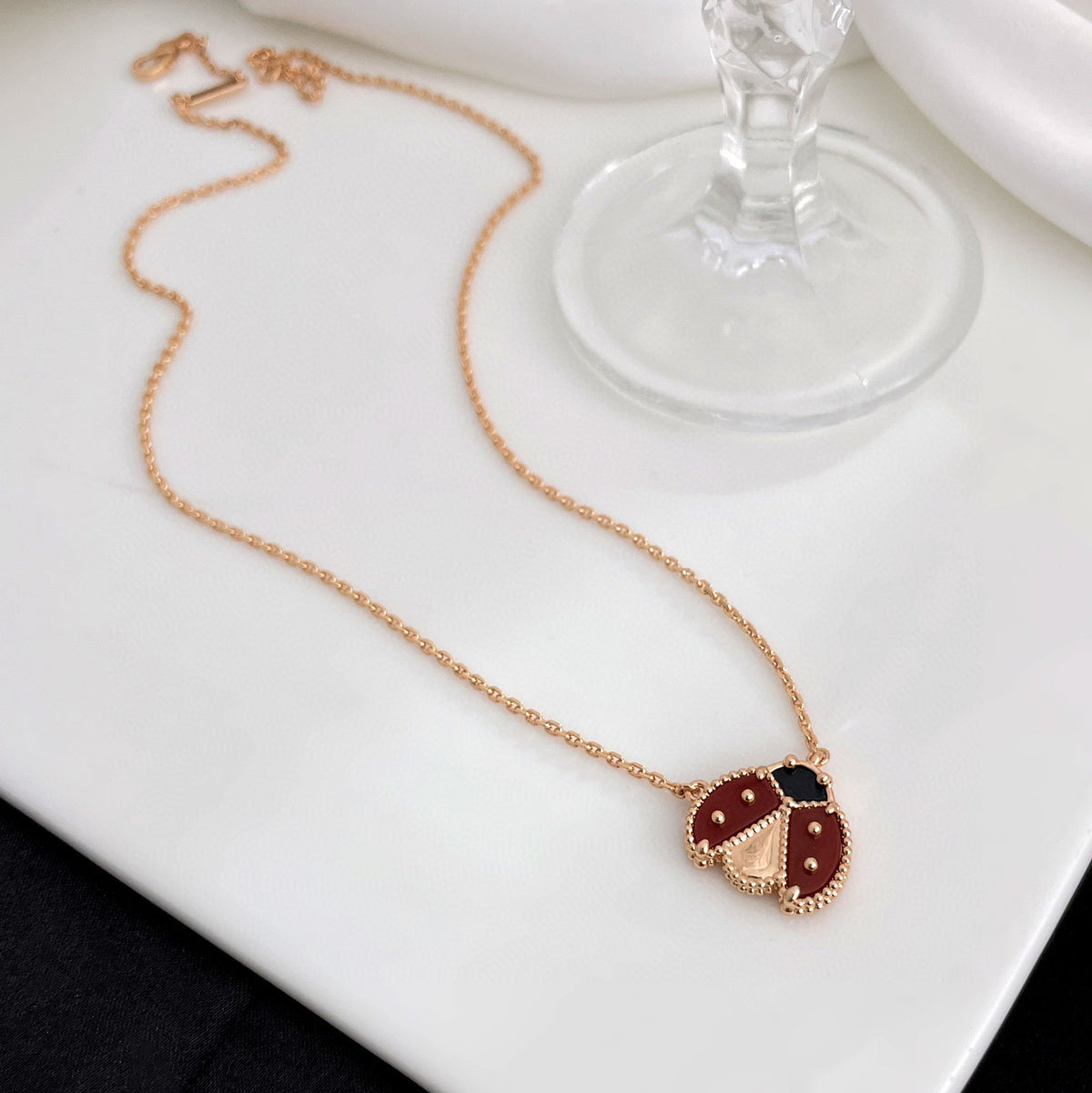 [Legend]LUCKY CARNELIAN LADYBUG CHARM NECKLACE