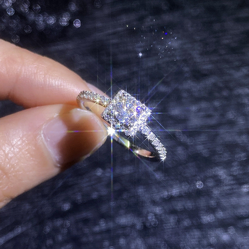 [Legend]DAINTY SUGAR-CUBE MOISSANITE RING