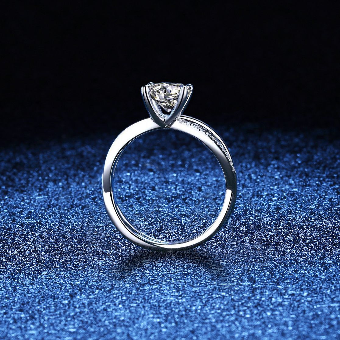 [Legend]ELEGANT 4-PRONG CROSSOVER MOISSANITE ENGAGEMENT RING