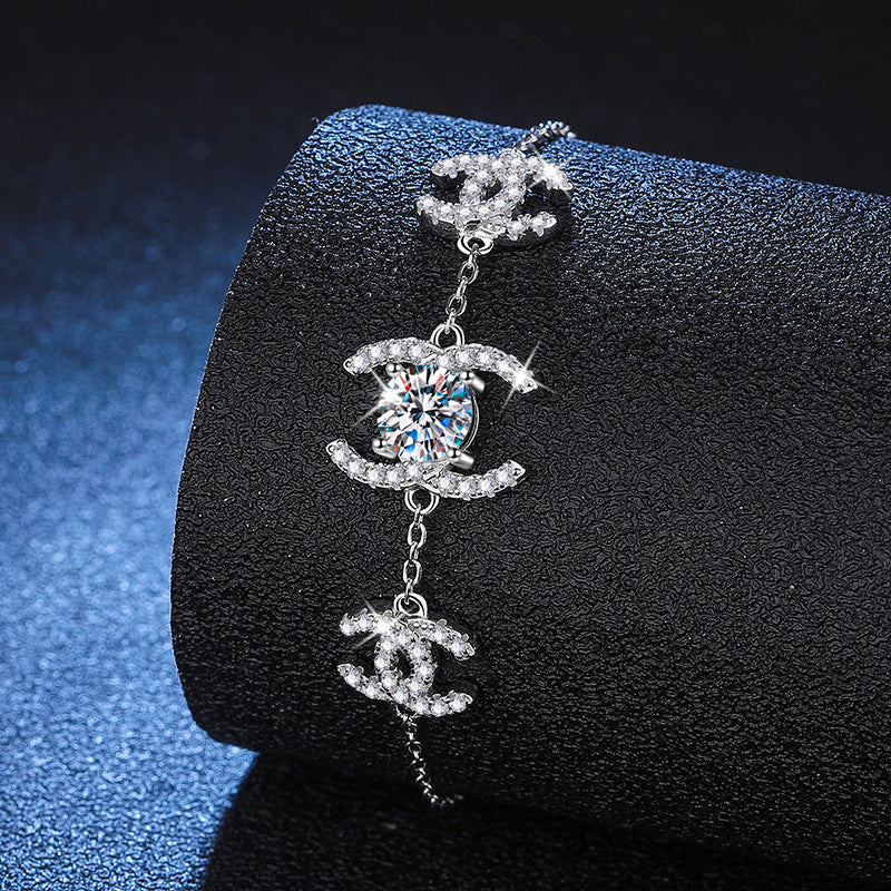 [Legend]CLASSIC INTERLOCKING MOISSANITE BRACELET