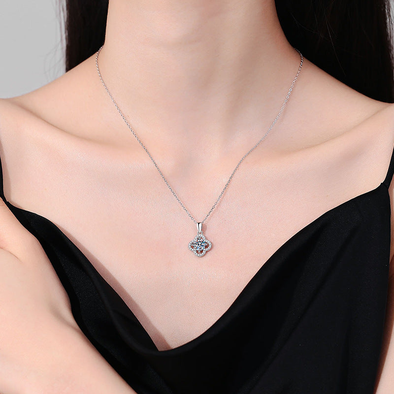 [Legend]CLASSIC CLOVER MOISSANITE PENDANT NECKLACE