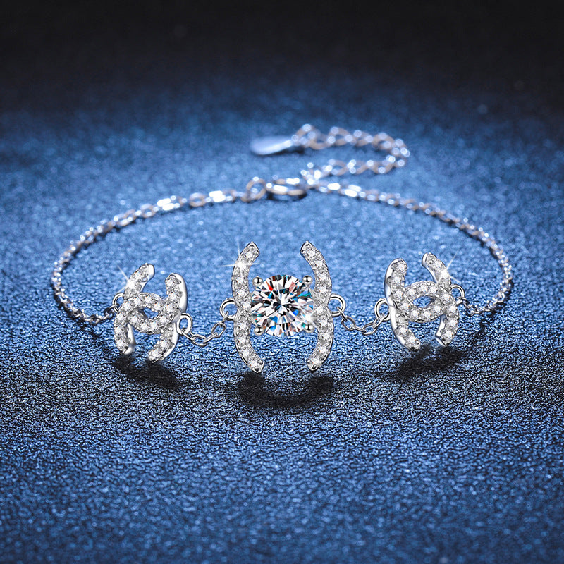 [Legend]CLASSIC INTERLOCKING MOISSANITE BRACELET