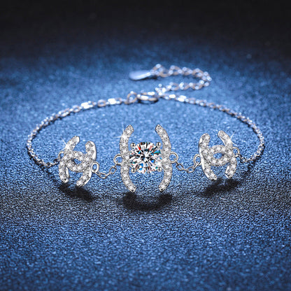 [Legend]CLASSIC INTERLOCKING MOISSANITE BRACELET