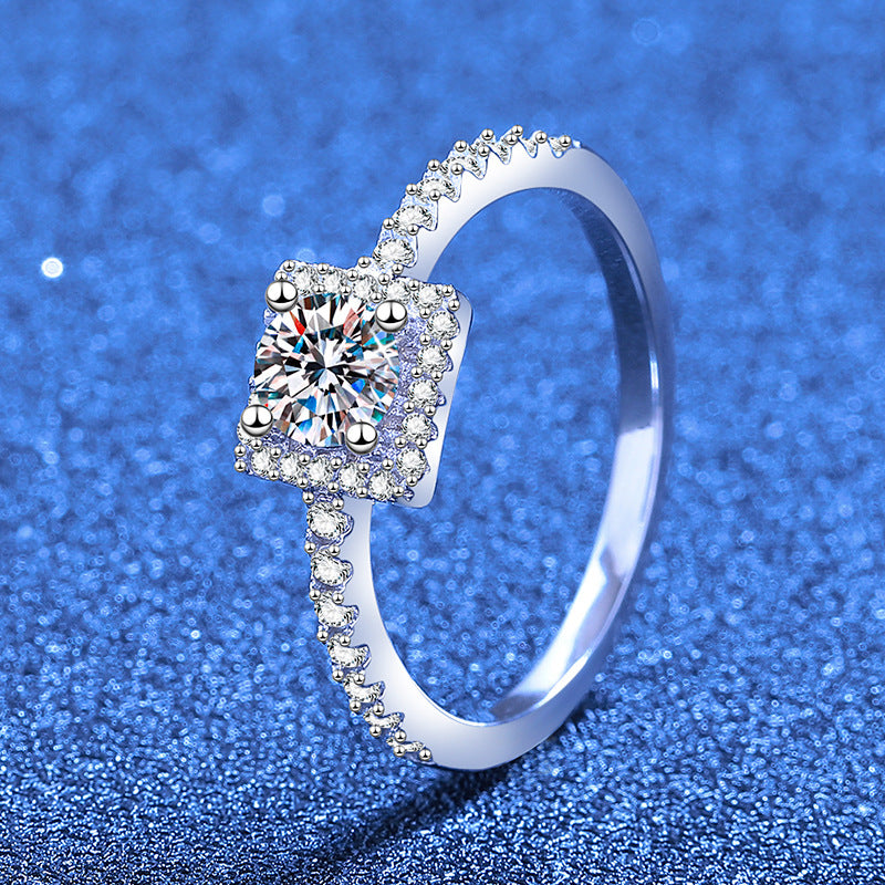 [Legend]DAINTY SUGAR-CUBE MOISSANITE RING