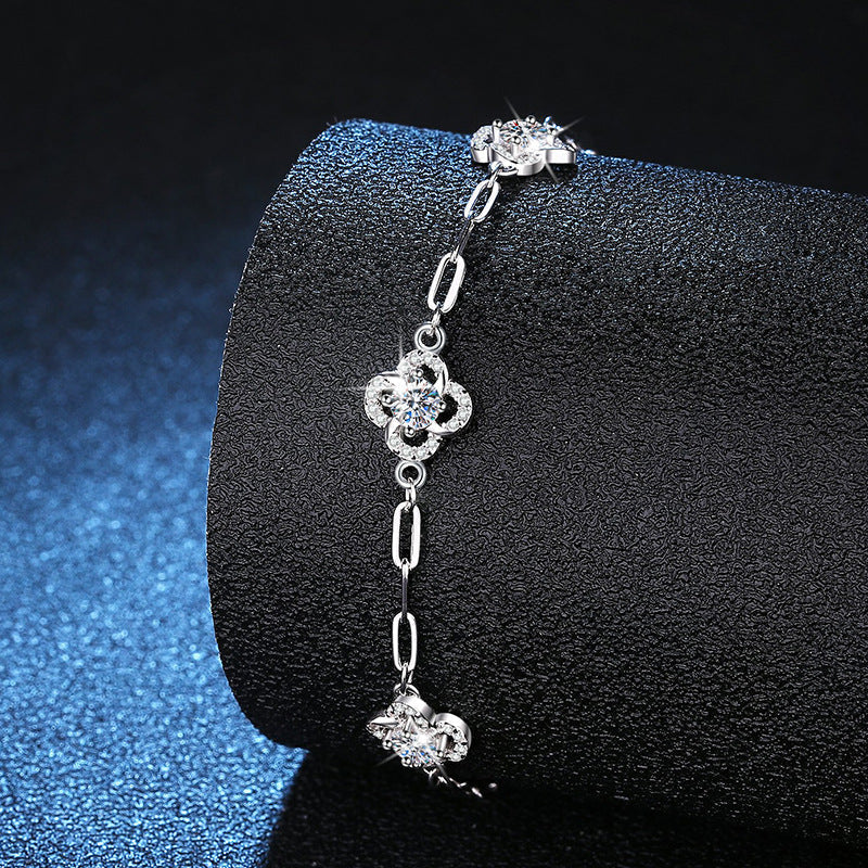 [Legend]TRIPLE-CLOVER MOISSANITE BRACELET