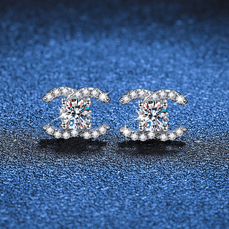 [Legend]CHIC INTERLOCKING DOUBLE-C MOISSANITE STUD EARRINGS