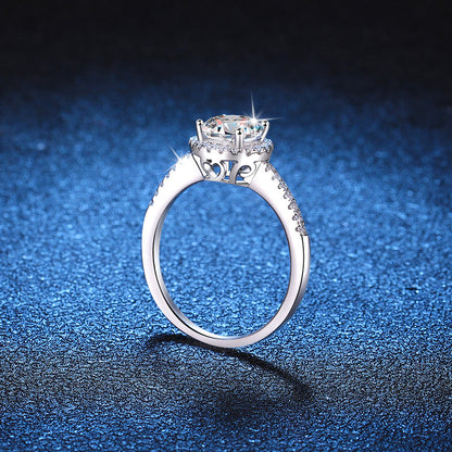 [Legend]RADIANT ROUND HALO MOISSANITE ENGAGEMENT RING