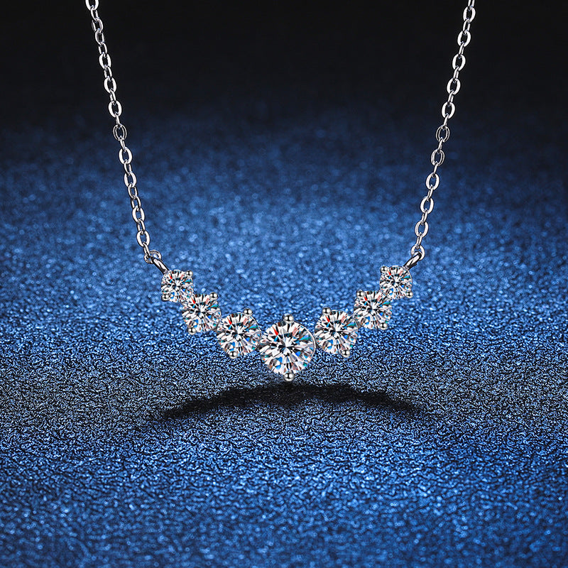 [Legend]MINIMALIST CURVED SMILE MOISSANITE NECKLACE