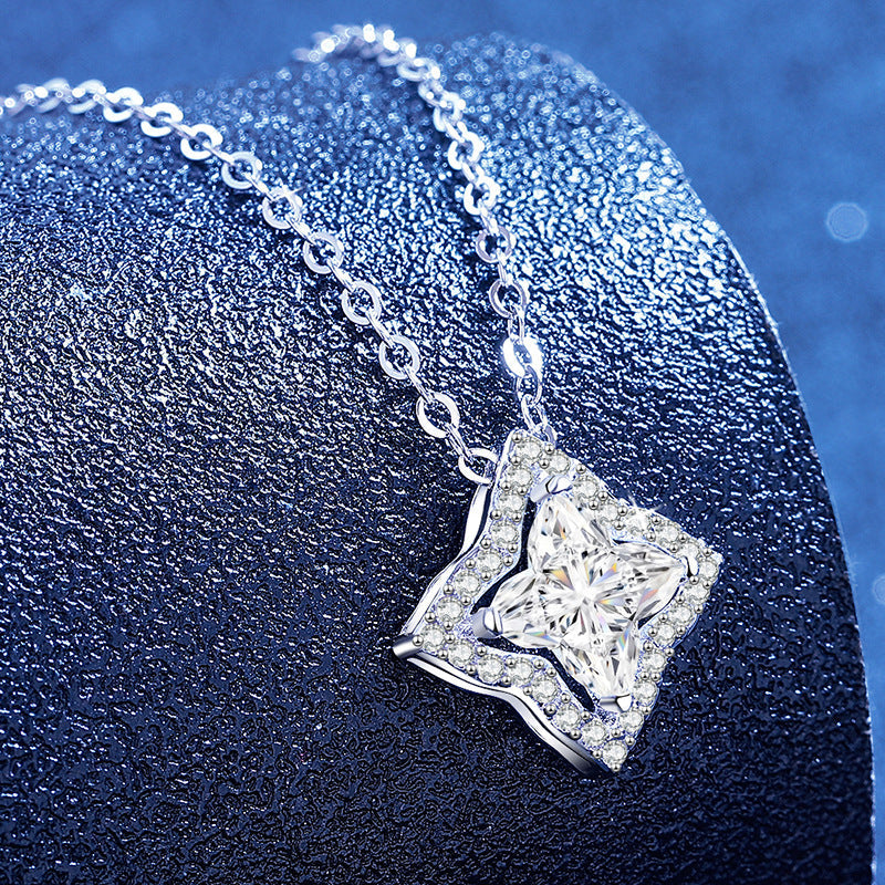 [Legend]STAR-CLOVER MOISSANITE NECKLACE