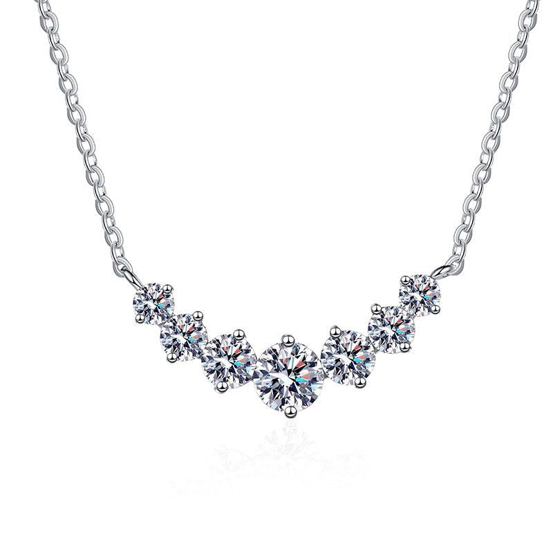 [Legend]MINIMALIST CURVED SMILE MOISSANITE NECKLACE