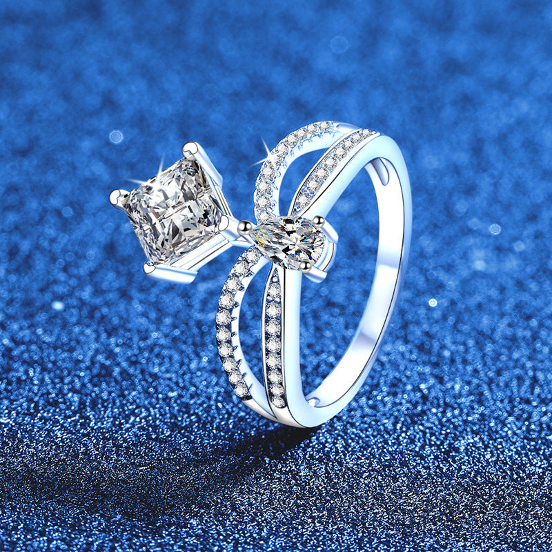 [Legend]ELEGANT DOUBLE-TWISTED MOISSANITE RING