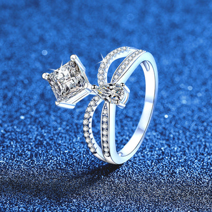 [Legend]ELEGANT DOUBLE-TWISTED MOISSANITE RING