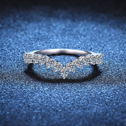 [Legend]ELEGANT V-SHAPED CHEVRON MOISSANITE RING