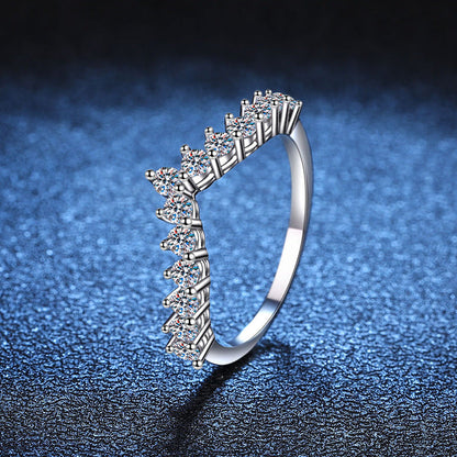[Legend]ELEGANT V-SHAPED CHEVRON MOISSANITE RING