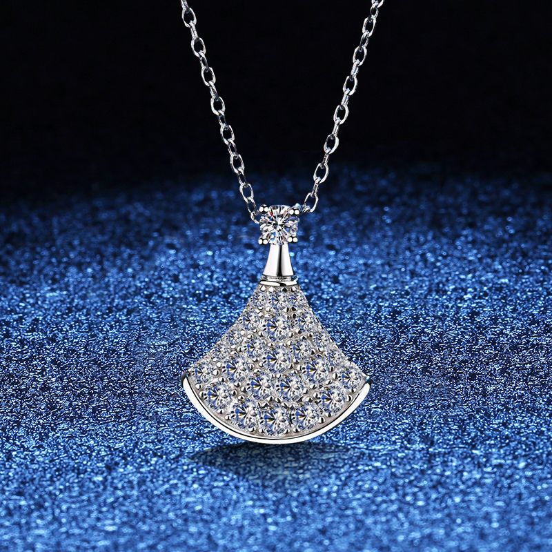 [Legend]ELEGANT FAN-SHAPED MOISSANITE PENDANT NECKLACE