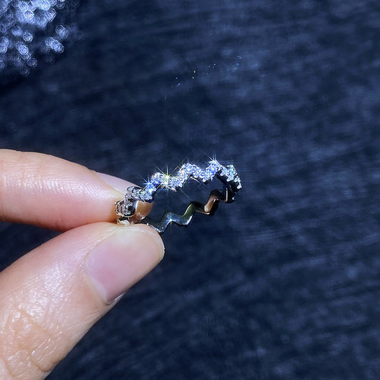 [Legend]CHIC WAVY MOISSANITE ETERNITY RING