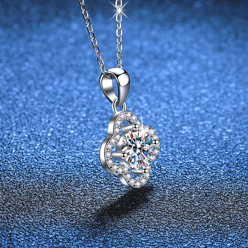 [Legend]CLASSIC CLOVER MOISSANITE PENDANT NECKLACE