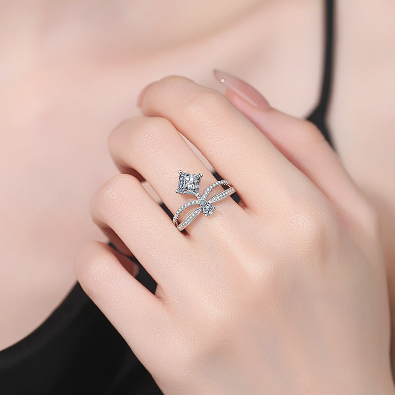 [Legend]ELEGANT DOUBLE-TWISTED MOISSANITE RING