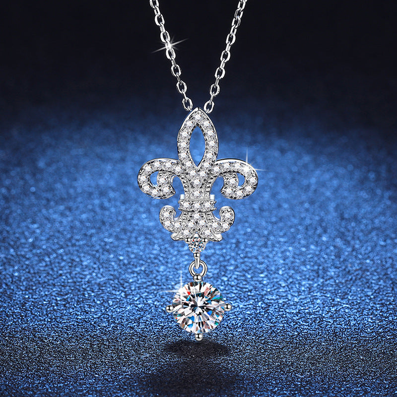 [Legend]ROYAL FLEUR-DE-LIS MOISSANITE PENDANT NECKLACE