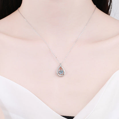 [Legend]DANCING WATER DROP MOISSANITE NECKLACE