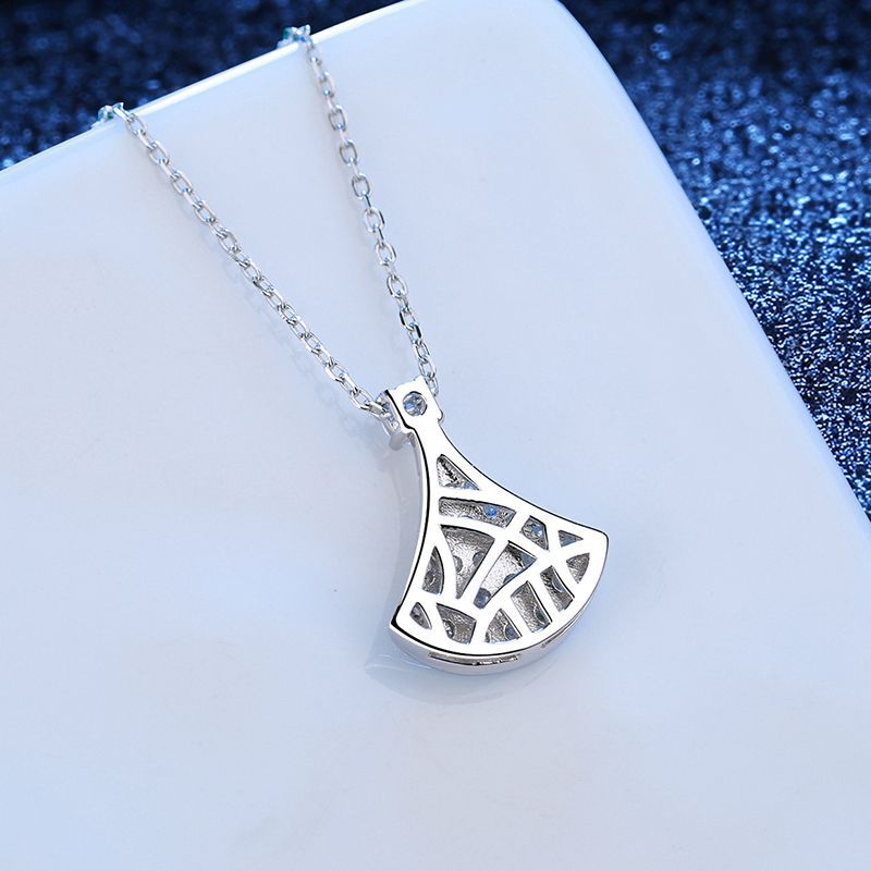 [Legend]ELEGANT FAN-SHAPED MOISSANITE PENDANT NECKLACE